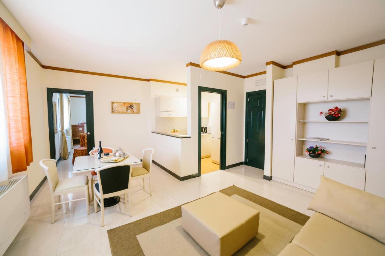 Hotel Residence Federiciano Valenzano Esterno foto