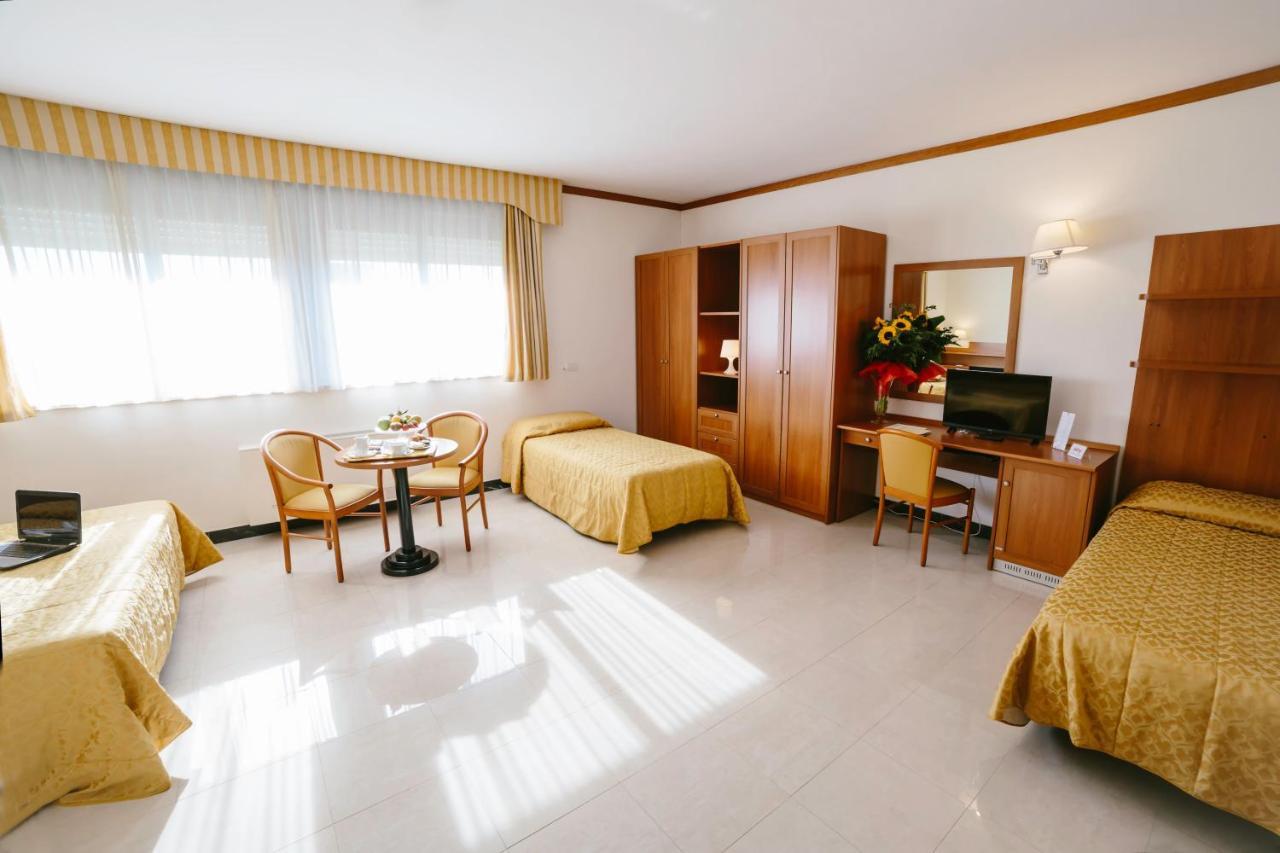 Hotel Residence Federiciano Valenzano Esterno foto