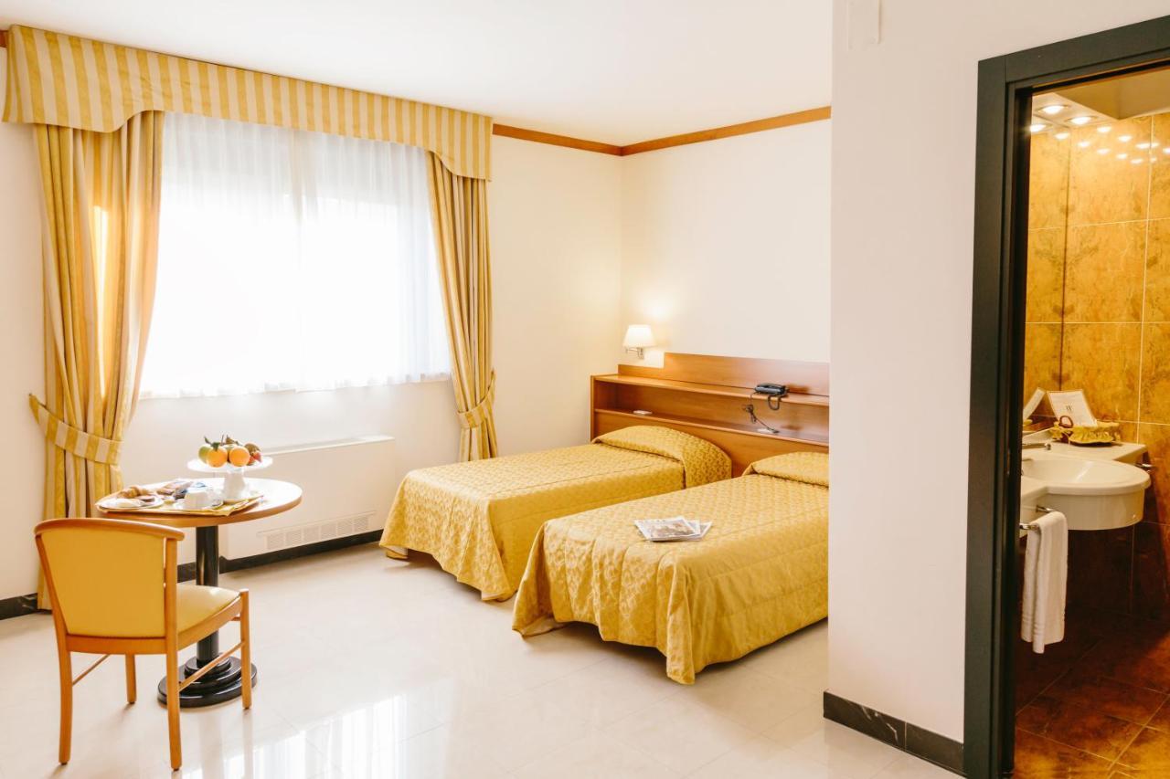 Hotel Residence Federiciano Valenzano Esterno foto