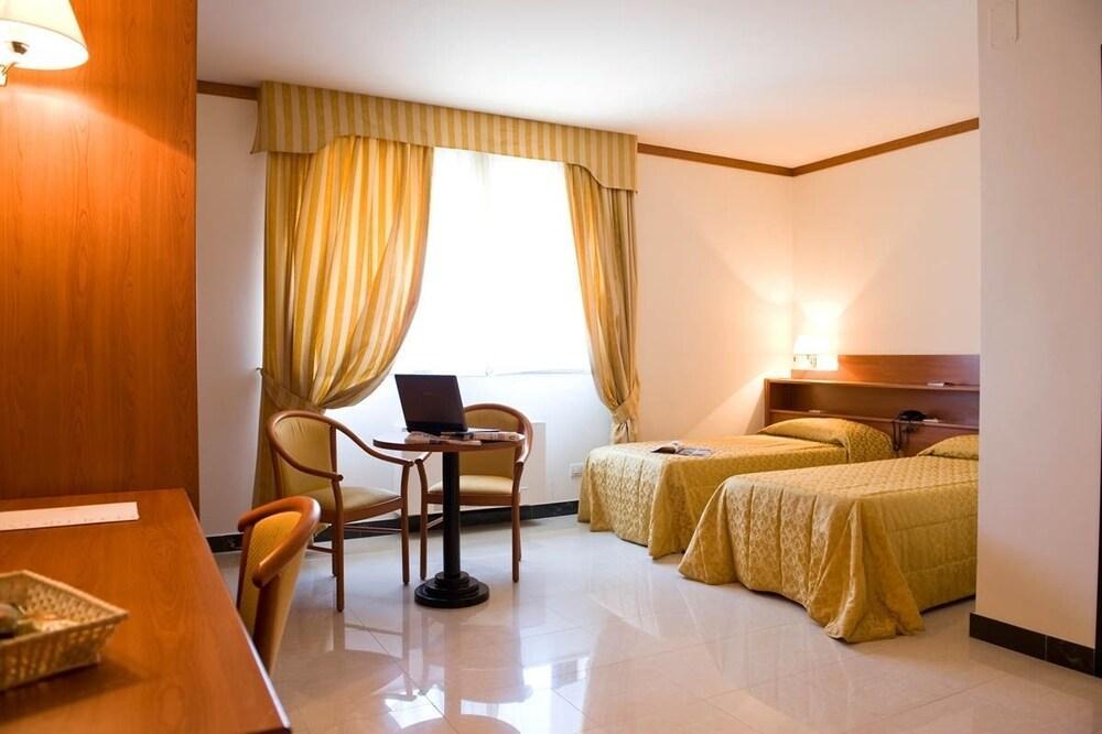 Hotel Residence Federiciano Valenzano Esterno foto