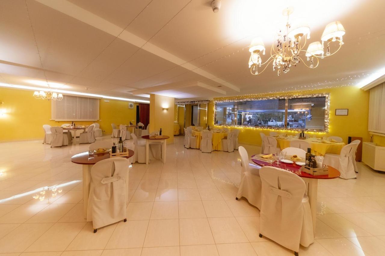 Hotel Residence Federiciano Valenzano Esterno foto
