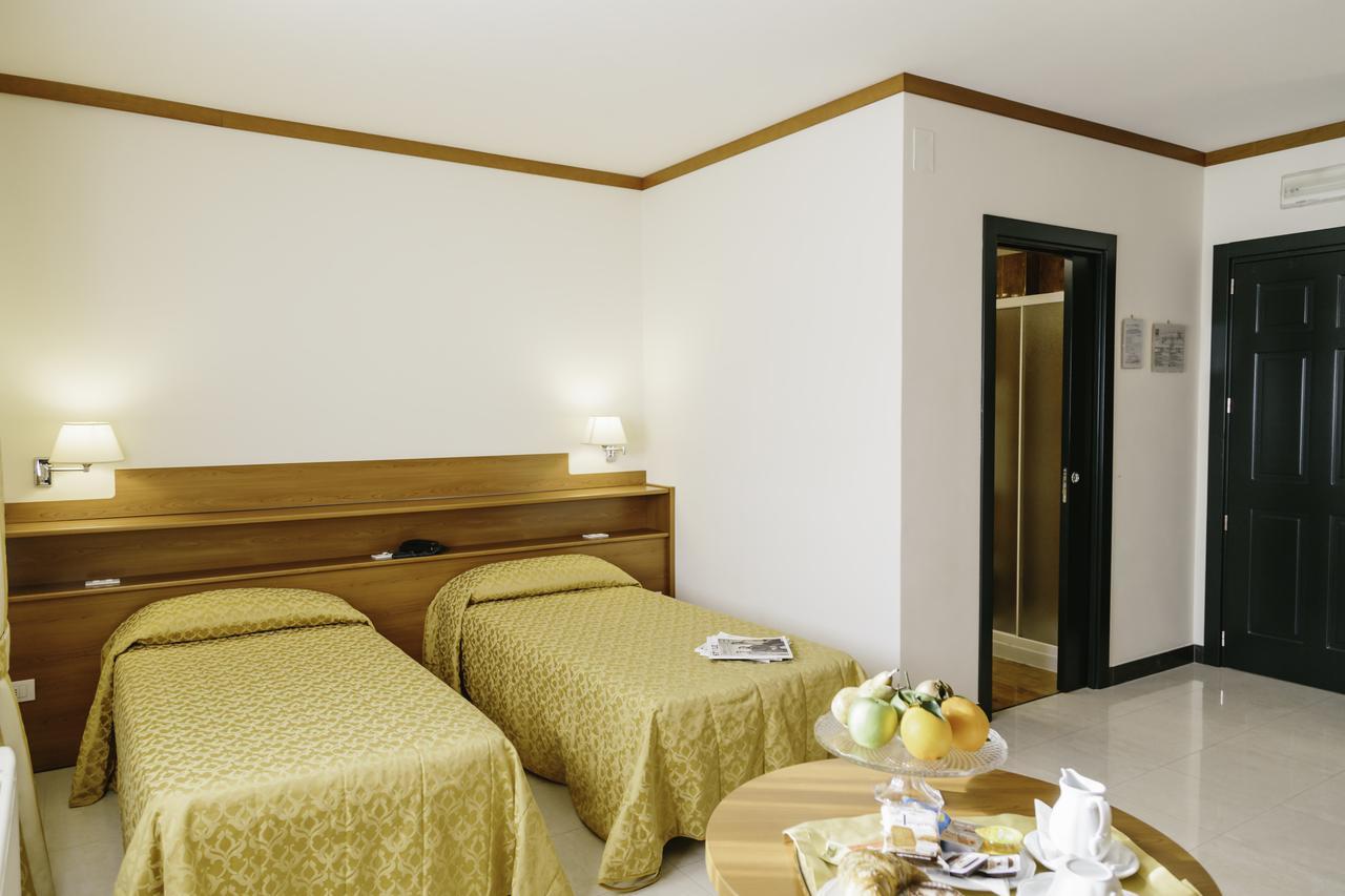Hotel Residence Federiciano Valenzano Esterno foto