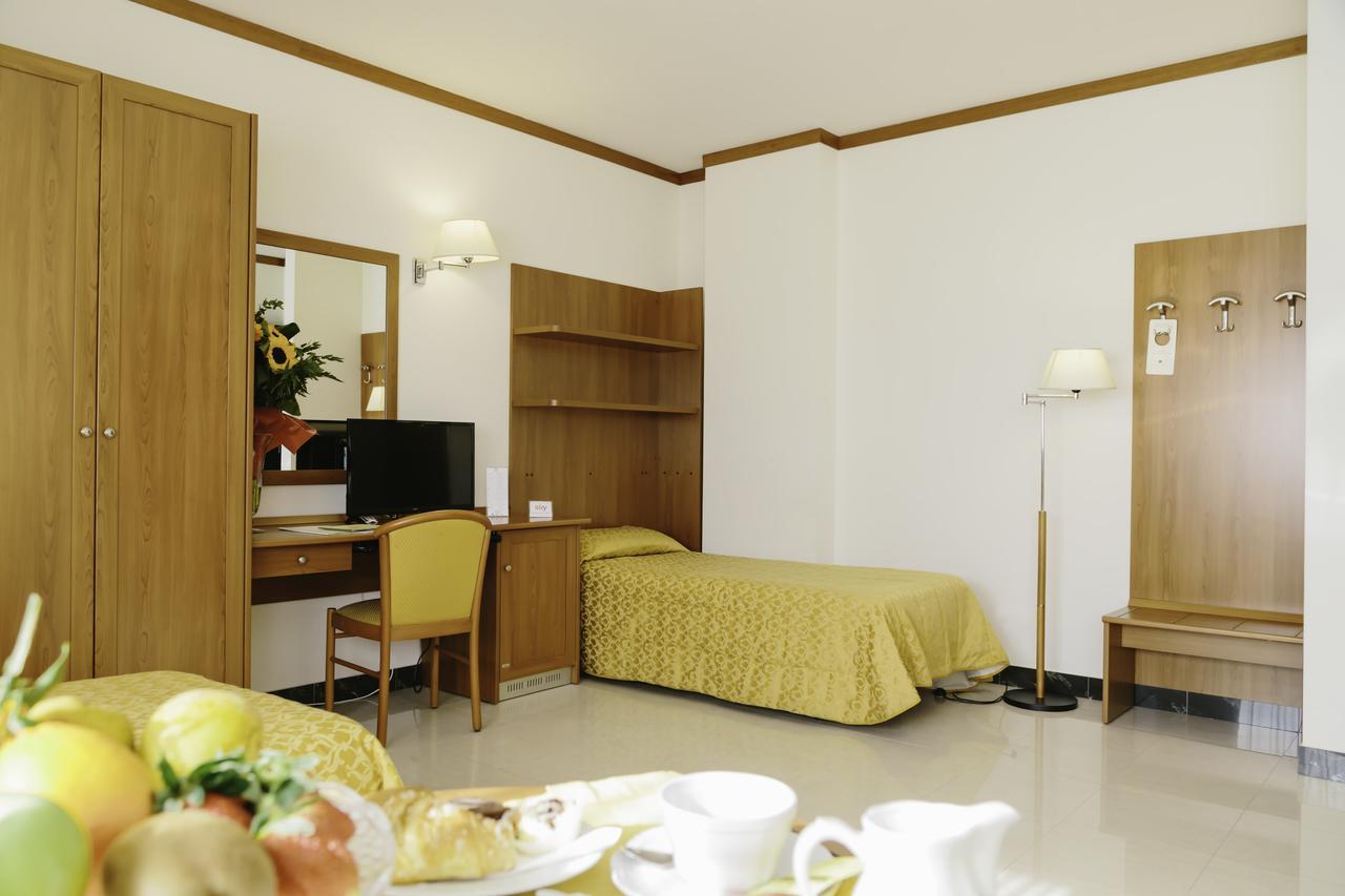 Hotel Residence Federiciano Valenzano Esterno foto