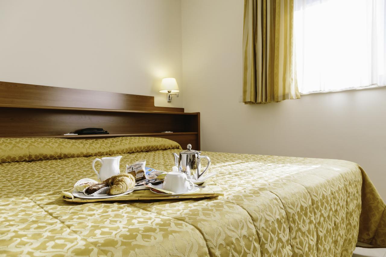 Hotel Residence Federiciano Valenzano Esterno foto