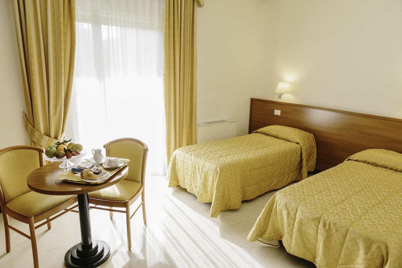 Hotel Residence Federiciano Valenzano Esterno foto